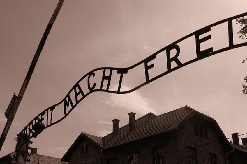 Krakow and Auschwitz Small Group Tour from Warsaw with Lunch