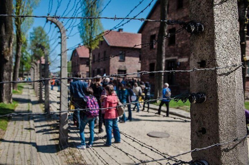 Auschwitz Small Group Tour from Warsaw with Lunch