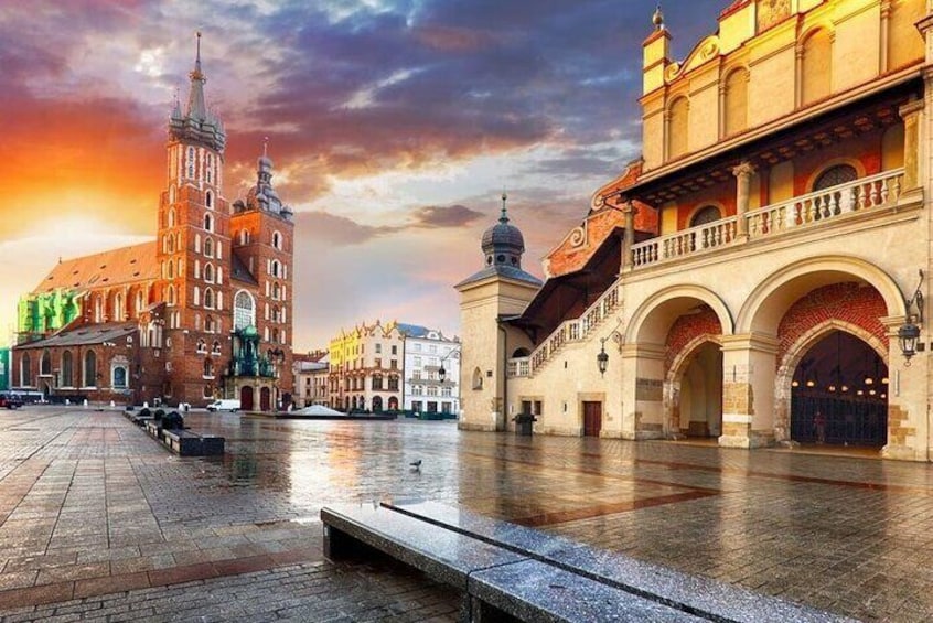 Krakow & Auschwitz day tour from Warsaw by private car with Lunch