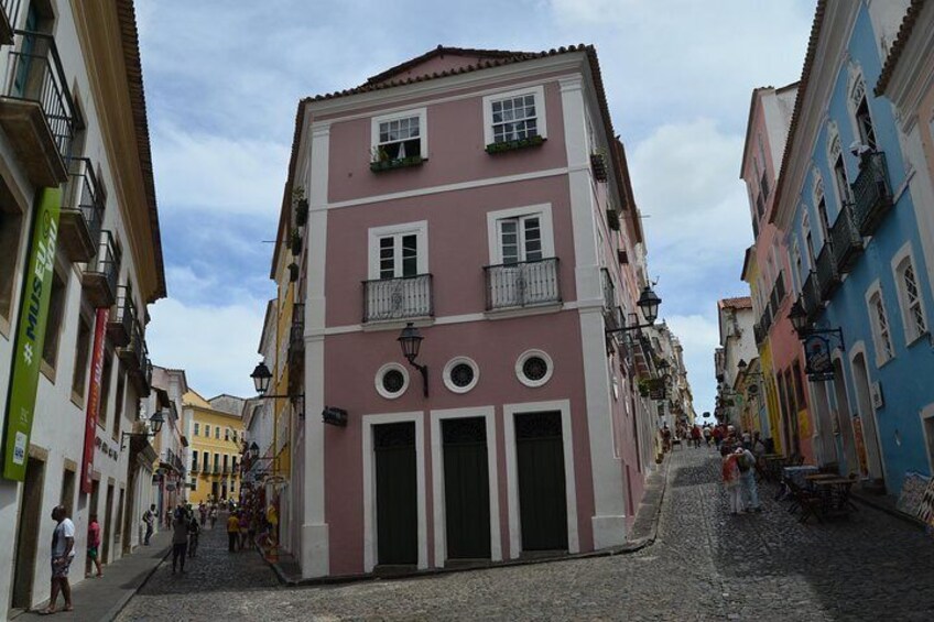Salvador Privat Tour for your eyes only
