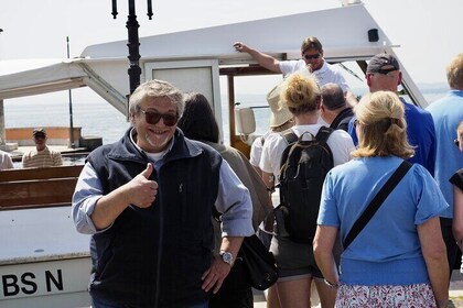 Lake Garda 4-Hour guided Boat Cruise to Sirmione