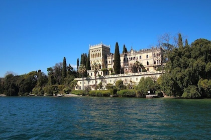 Lake Garda 4-Hour guided Boat Cruise to Isola del Garda and visit Salò