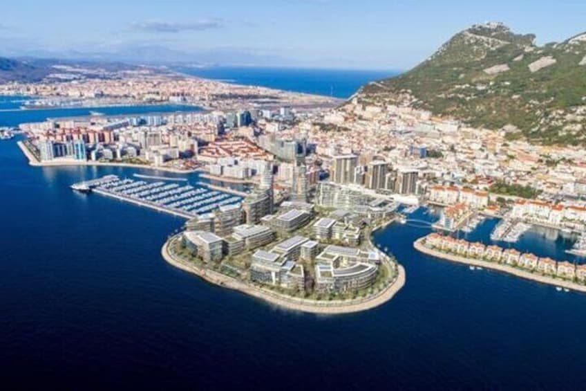 Gibraltar: Panoramic and Shopping Private Tour From Costa del Sol