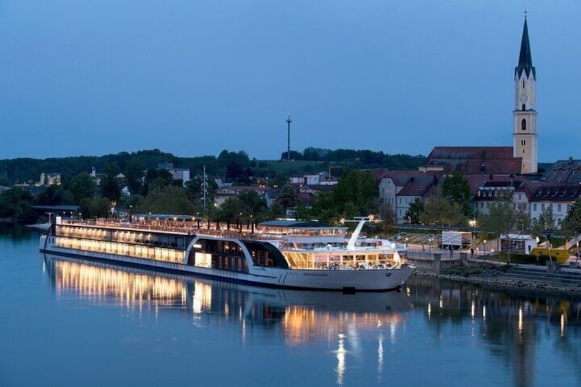 Private one way Sightseeing Transfer from Passau to Prague via Cesky Krumlov