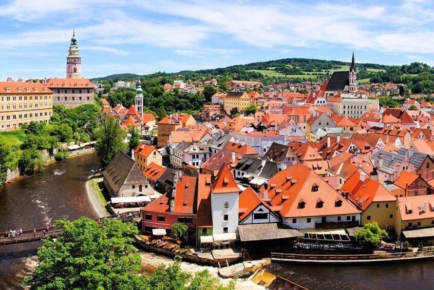 Private Sightseeing Trip from Prague to Hallstatt via Cesky Krumlov with a Guided tour