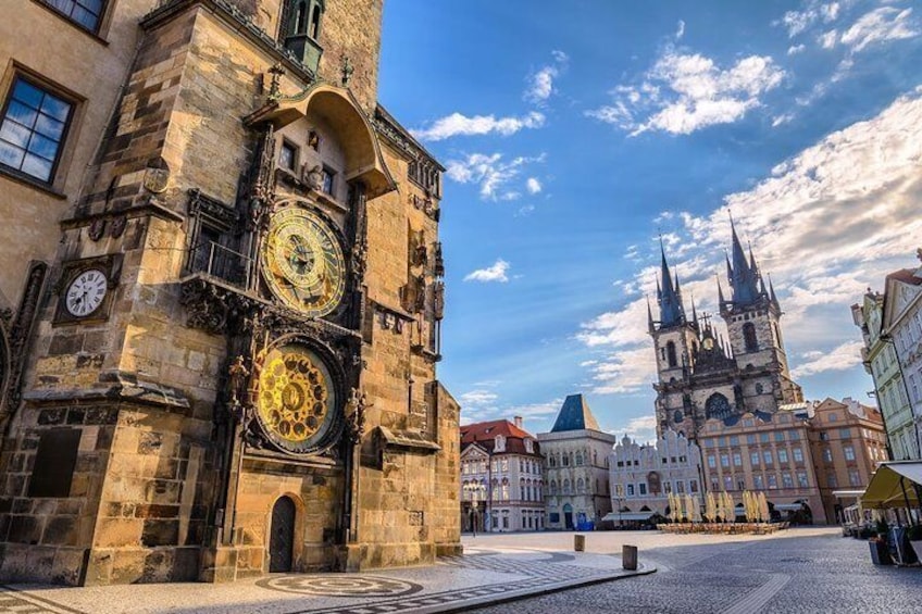 Private one way Sightseeing transfer from Cesky Krumlov to Prague