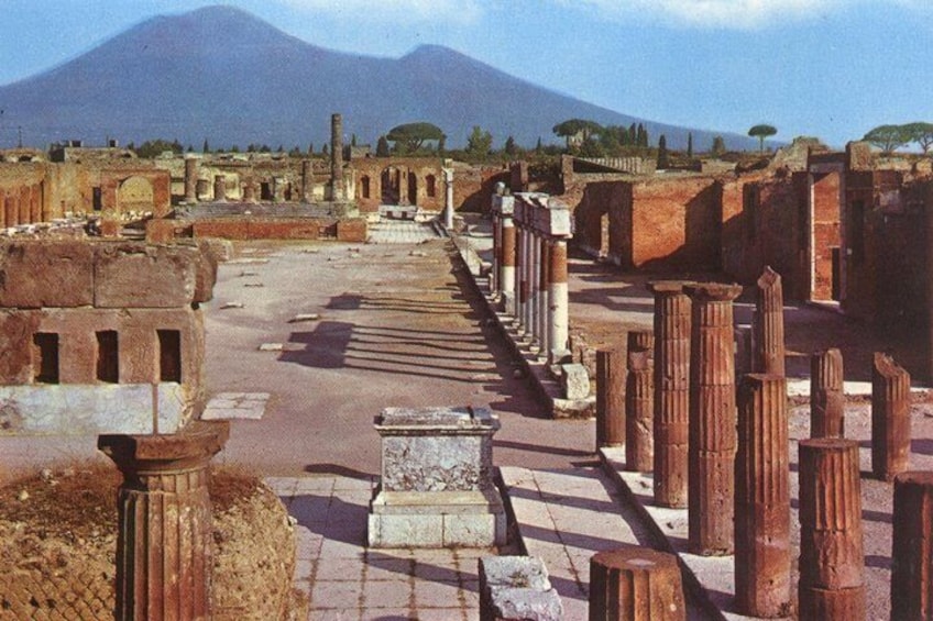 Pompeii daily tour from Naples