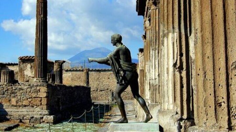 Pompeii and Sorrento Day Trip from Naples