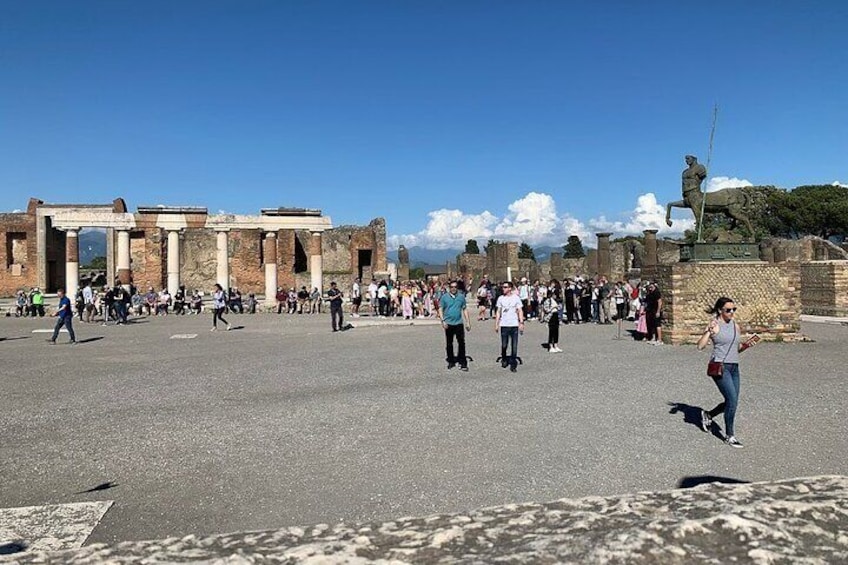 Pompeii and Sorrento Day Trip from Naples