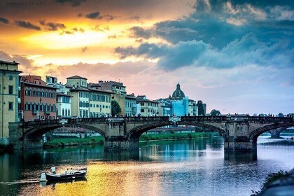 Croisière en bateau au coucher du soleil à Florence avec aperitivo