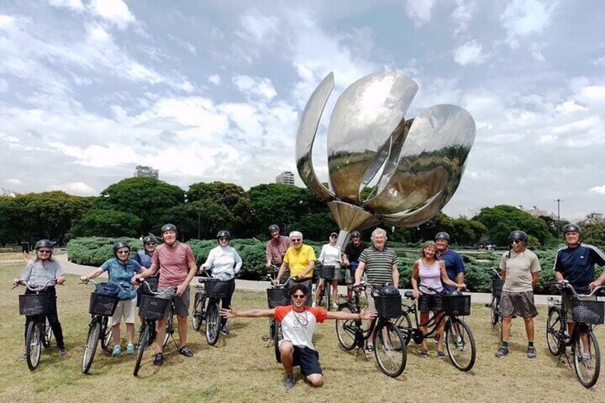 Half-Day Recoleta and Palermo Bike Tour in Buenos Aires