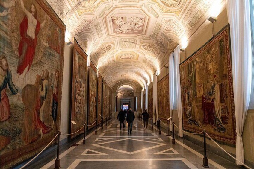 Fast Track - Vatican Tour with Museums, Sistine Chapel & Raphael rooms