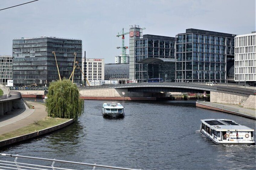 Berlin City Hop-on Hop-off Tour with Optional Cruise
