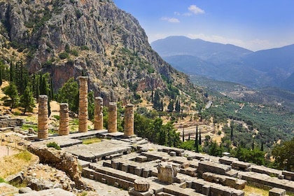Delphi English Day Trip from Athens