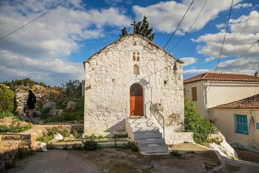 Sightseeing around the island of Poros.