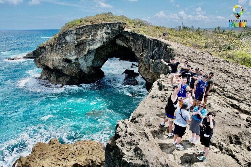 Cave and lunch Day Tour from San Juan