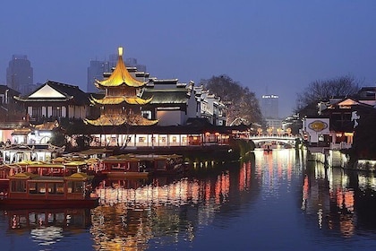 Nanjing By Night: Qinghuai River Cruise with Authentic Dining Experience