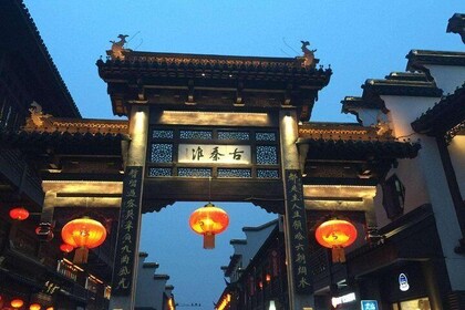 3-Hour Nanjing Authentic Local Food Tour by Public Transport