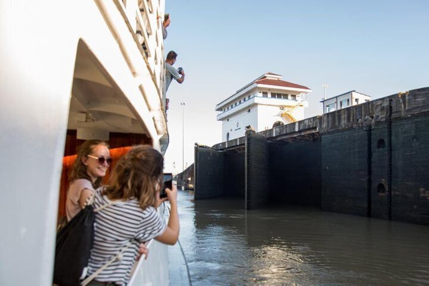 Panama Canal Full Transit Tour