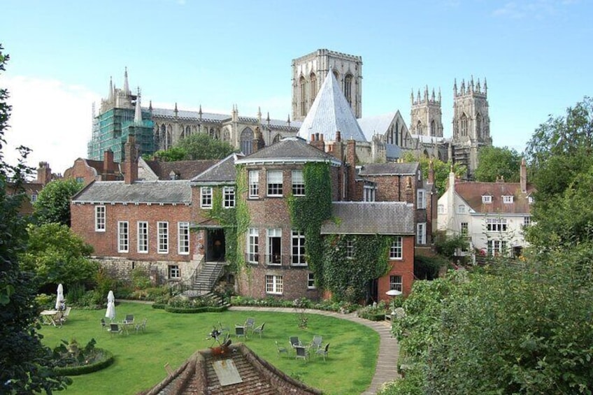 York Walls Private Walking Tour