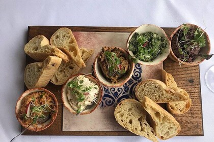 Tbilisi Private Food and Wine Tour with Lunch and Tastings