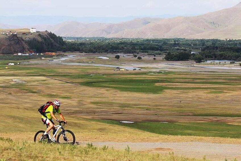 Cycling across Tuul River Valley