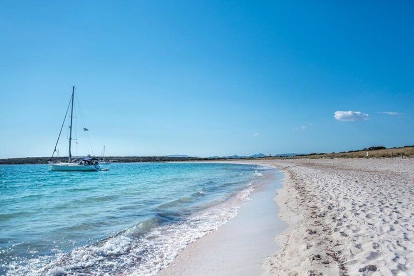 Full-Day Private Ibiza and Formentera Charter Cruise