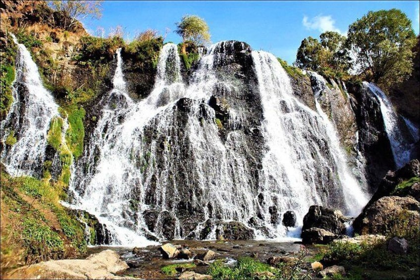 Shaki waterfall
