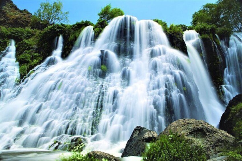 Shaki waterfall