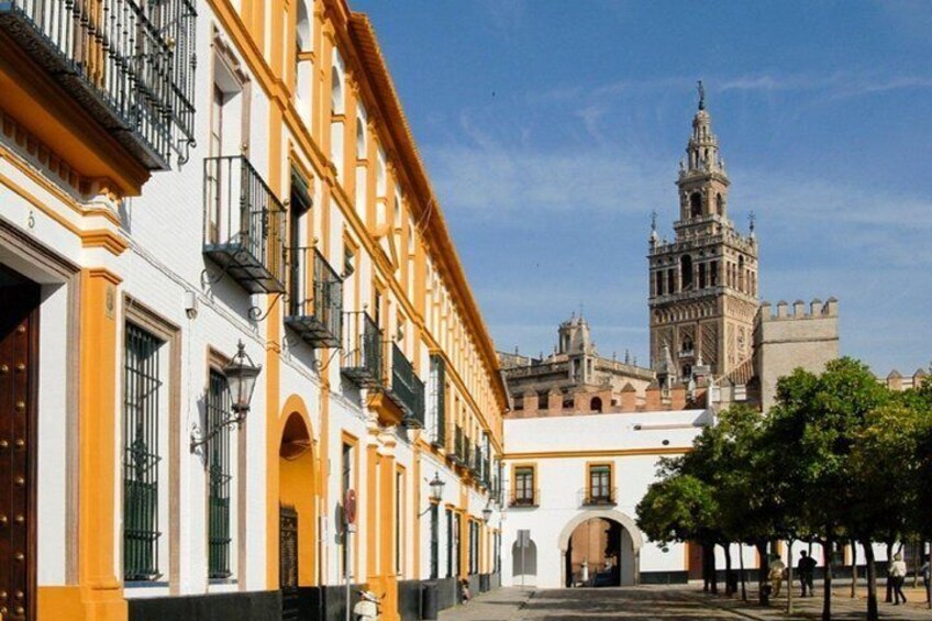 Patio de Banderas