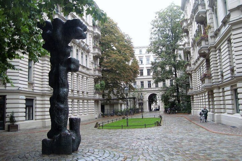 Beautiful courtyards like Riehmers Hofgarten