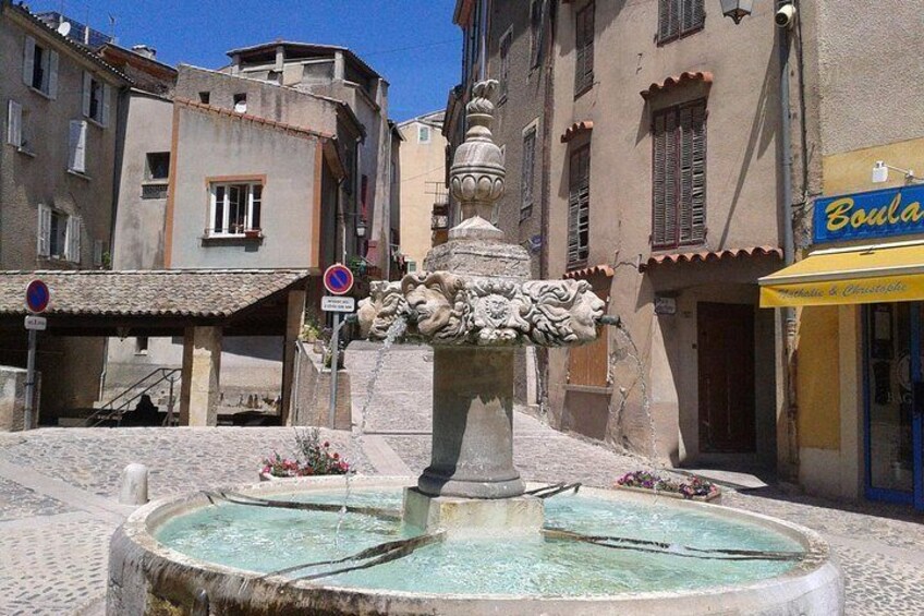 Provence Lavender Fields and Aix-en-Provence Tour from Marseille