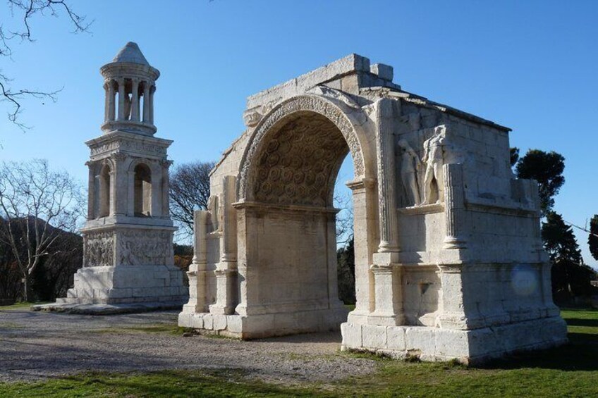 Arles, Les Baux and Saint Remy de Provence from Marseille