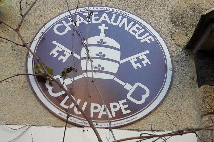 Châteauneuf-du-Pape Small-Group Wine Day Tour from Avignon