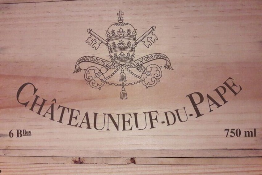 Chateauneuf-du-Pape Prestige Wine Tour from Avignon