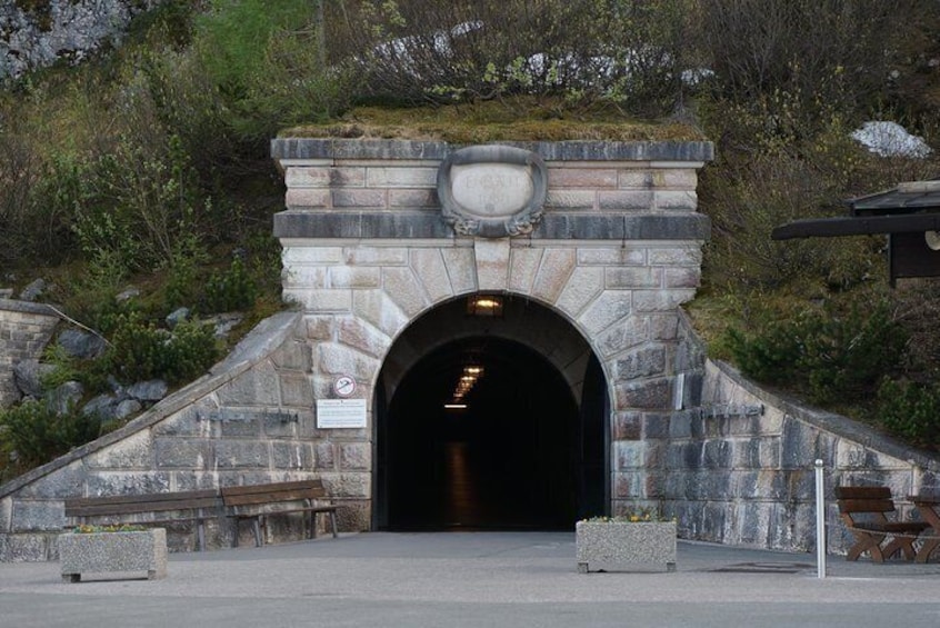 entrance to the tunnel 