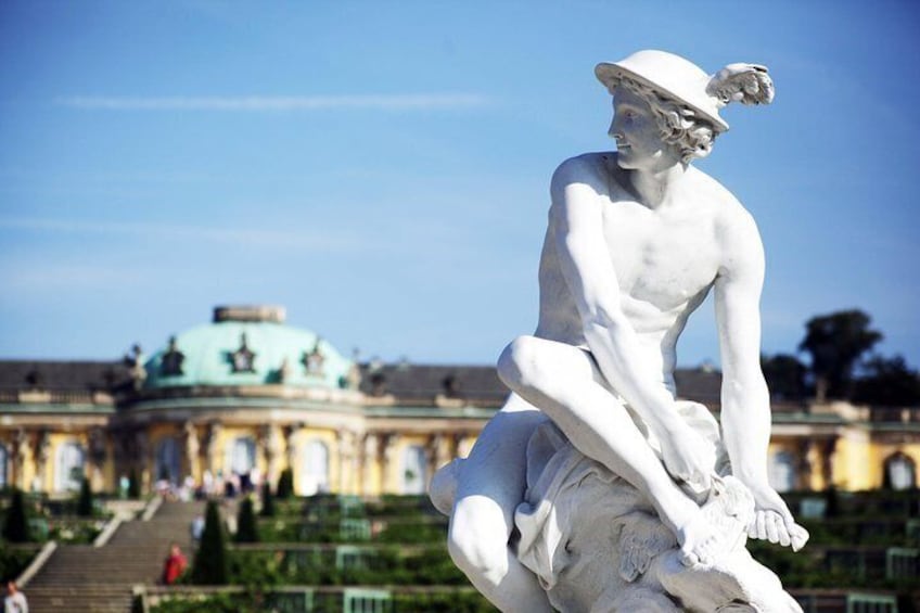 Admire Frederick the Great's favourite artworks