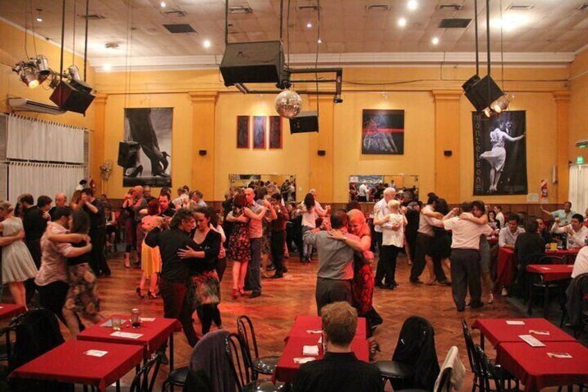 Buenos Aires Tango Tour Including Class and Milongas