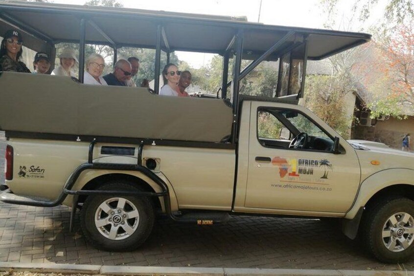Open Safari Vehicle