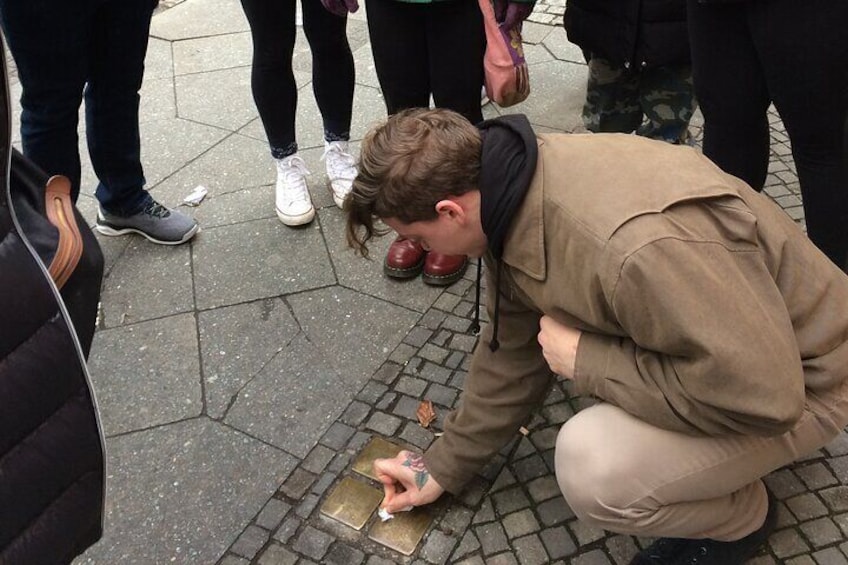 East Meets West: Kreuzberg and Neukölln Walking Food Tour in Berlin