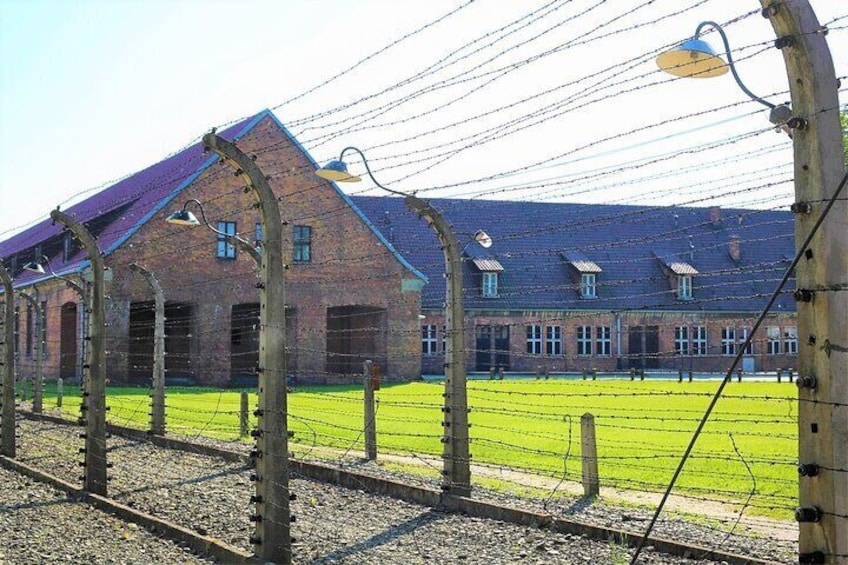 Auschwitz Birkenau: Live-Guided Tour with Transportation and Hotel Pickup