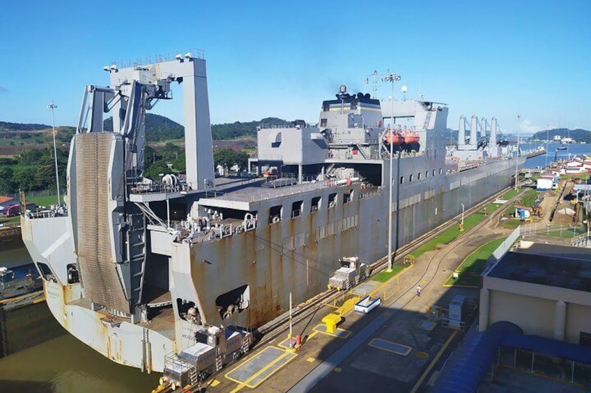 Panama Canal Miraflores Locks and City Tour