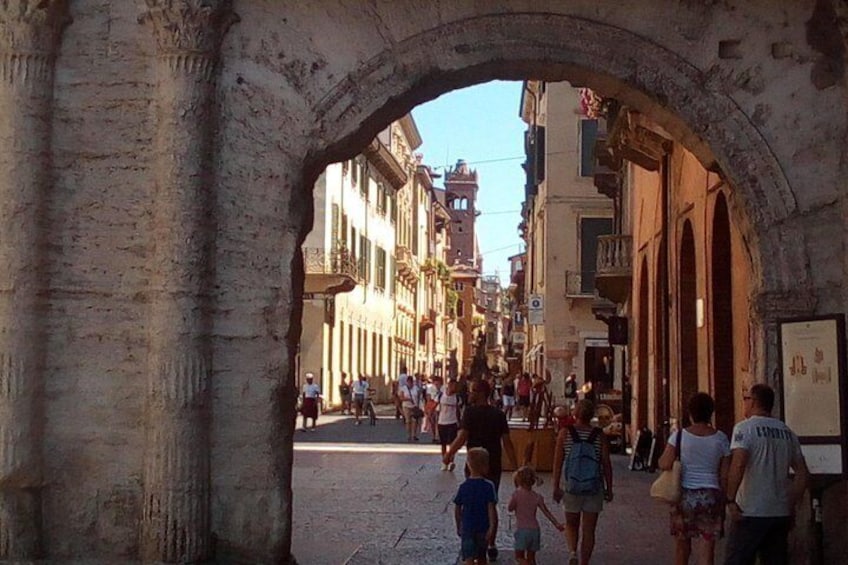 Borsari Gate