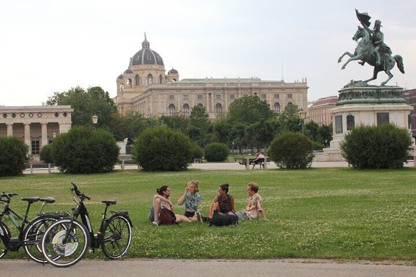 break at the heroes square