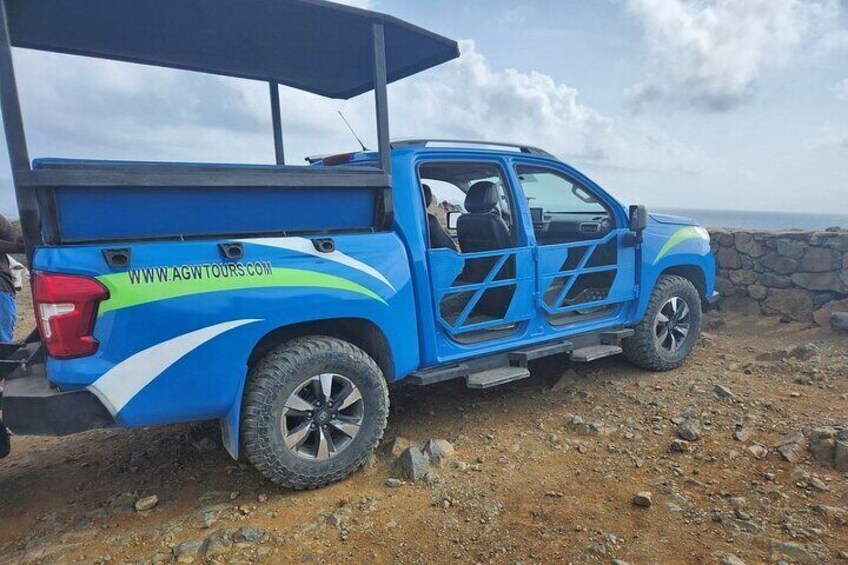 Aruba Jeep Tour: Natural Pool, Caves, and Baby Beach Adventure