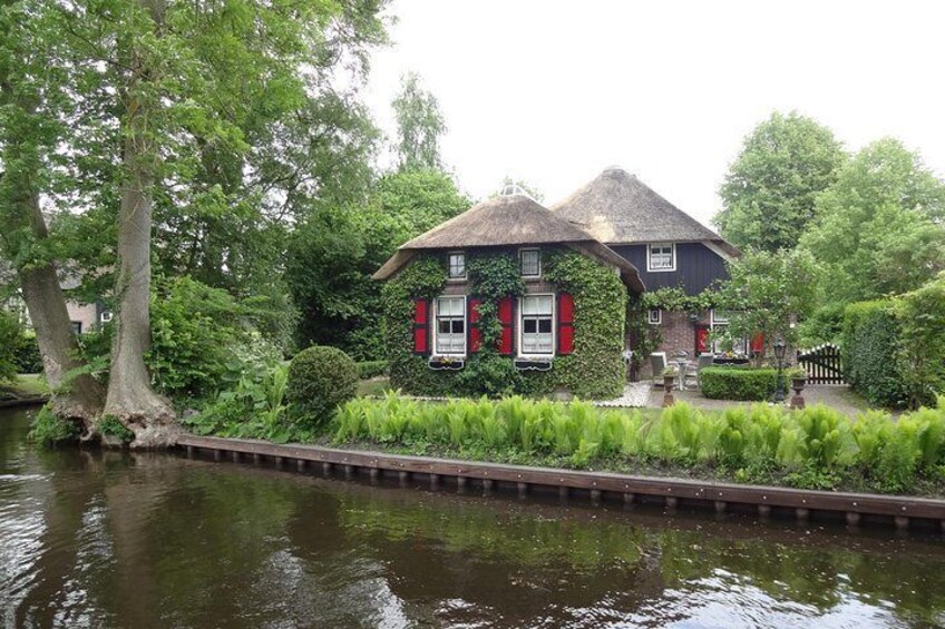 Giethoorn and Zaanse Schans Small-Group Day Tour