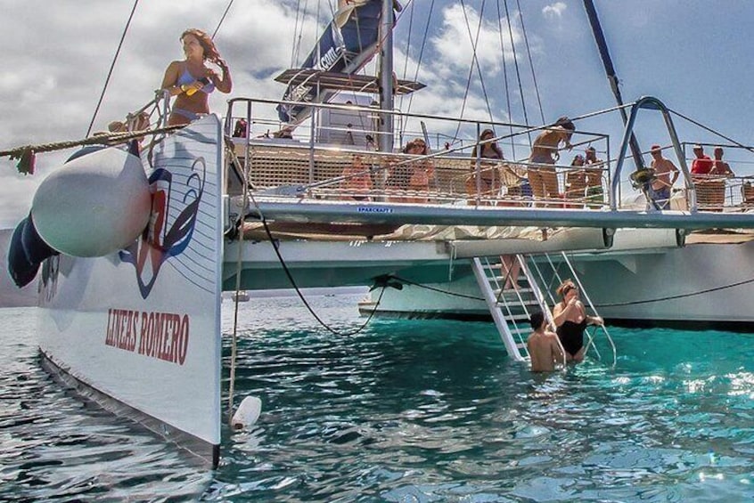 Lanzarote: Catamaran Cruise to Papagayo beaches with Lunch and water activities