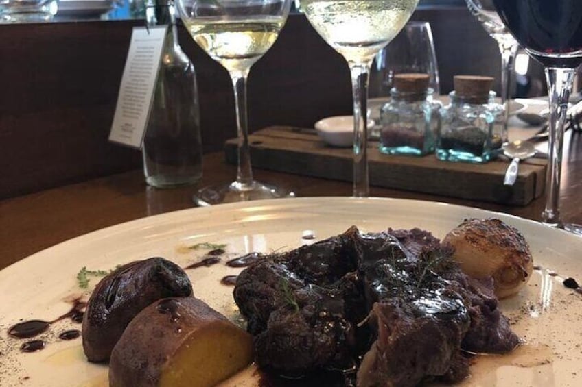 Full-Day Small-Group Mendoza Wine Tasting Tour with Lunch or Dinner