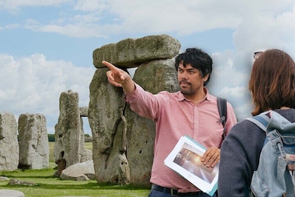 'Stonehenge & Secret England' från Bath för 2-8 nyfikna äventyrare