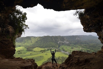 Window Cave Walking Tour from San Juan